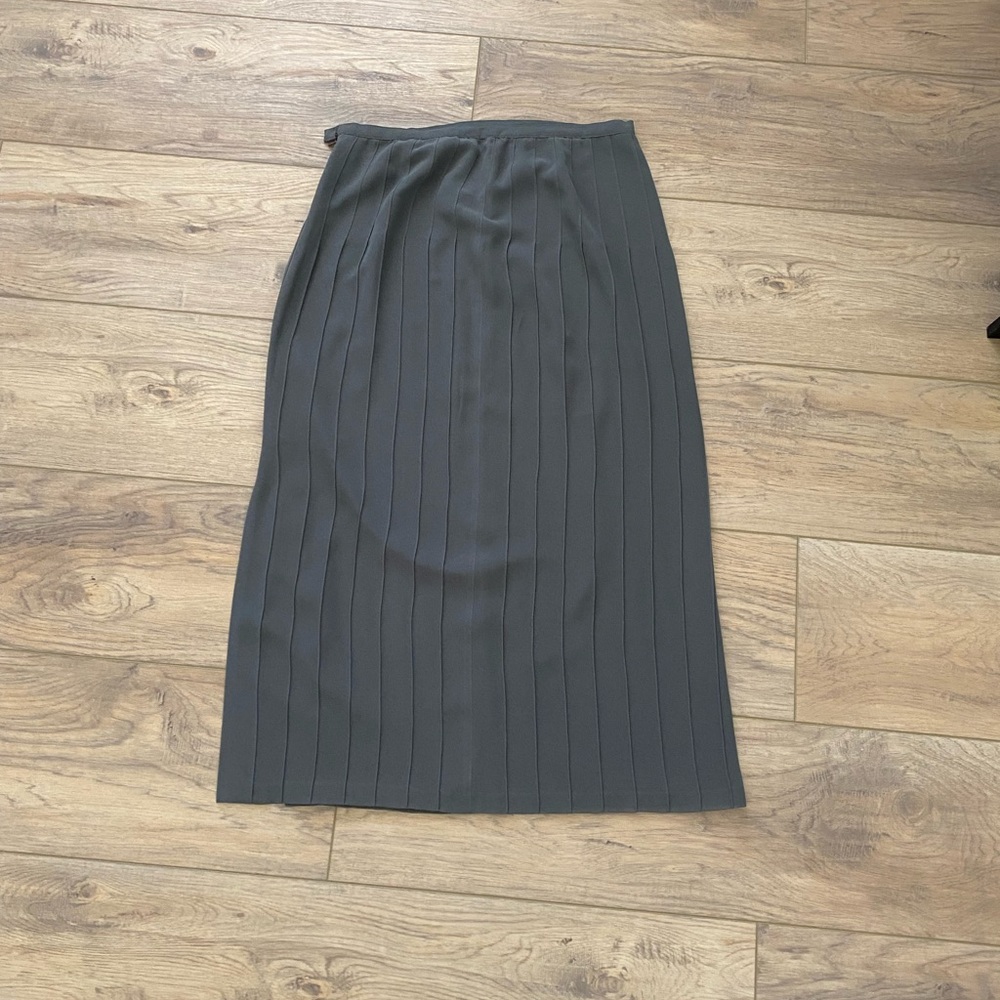 Elegant sage Women's Skirt